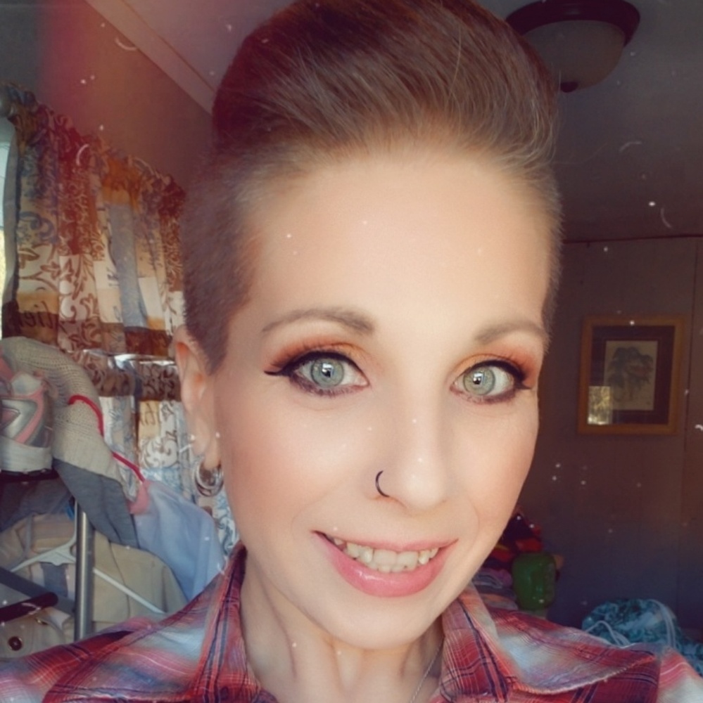Meet your Posher, Amy